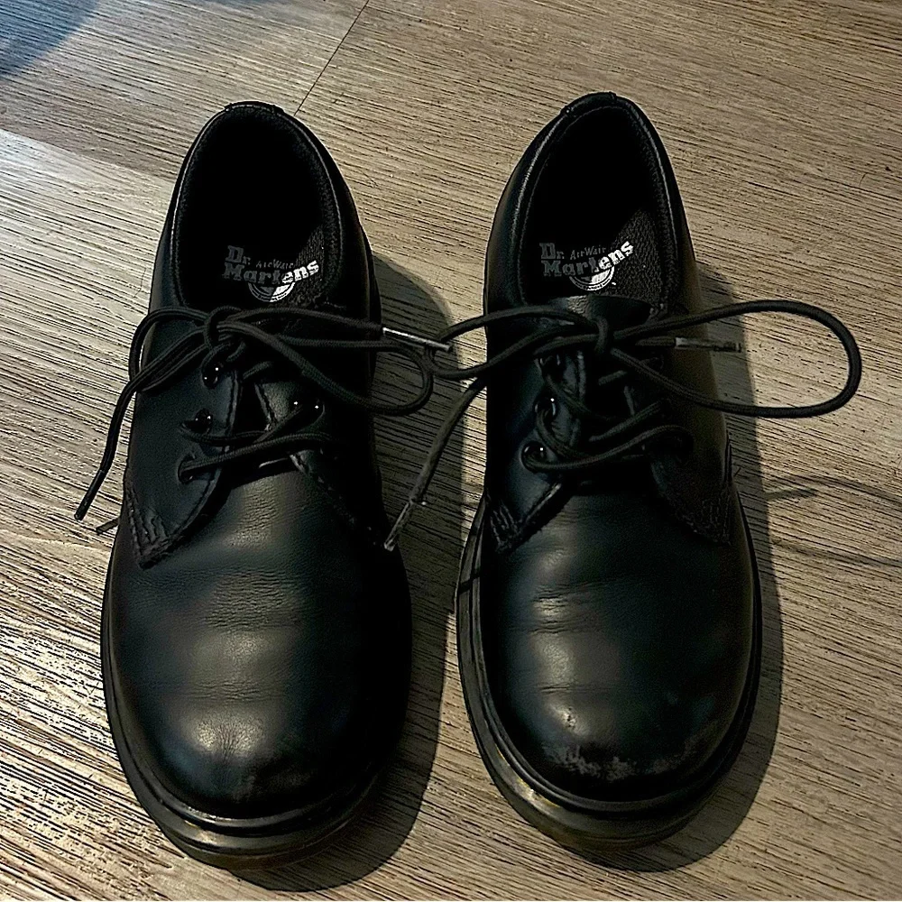Dr.Martens Low Top Leather Shoe